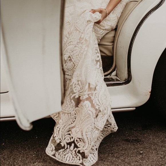 Tara Lauren Wedding Dress - Picture 4 of 5